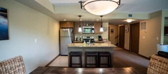 広々とした3BR 2BAスイート - カナディアンロッキーの予想外の価値