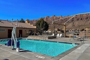 Pool - Modern Townhome with Seasonal Pool and Hot Tub - Views and Hiking Nearby (Moab)