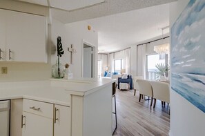 Interior - The Palms 904 | Beach Front OBA! Spacious, Updated! (Orange Beach)