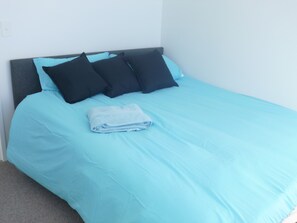 1 bedroom - Gorgeous and spacious  brand new high rise Ocean facing apartment on level 34 (Broadbeach)