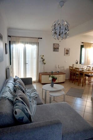 TV - Green house Kalamata (Kalamata)