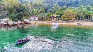 Plage, chaises longues