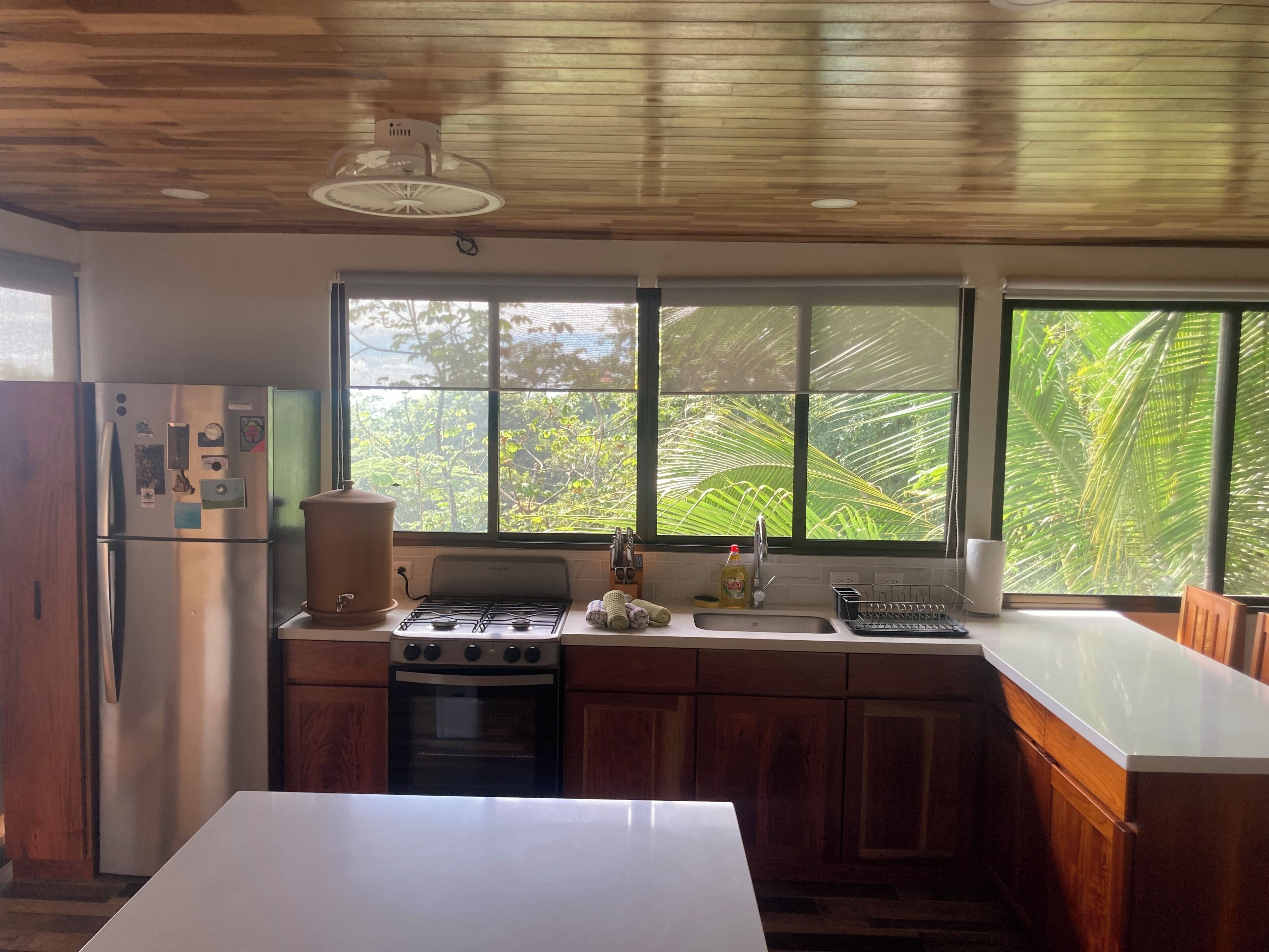 superior house | private kitchen | fridge, oven, stovetop, coffee/tea maker