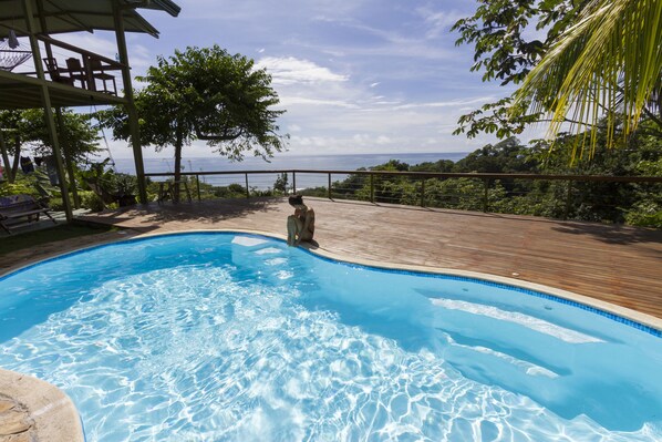 Außenpool, Liegestühle