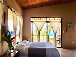 Pillow-top beds, in-room safe, laptop workspace, free WiFi - Santa Teresa Surf Vista Villas (Cóbano)