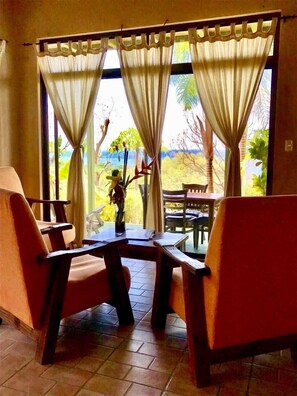The Mar Azul Suite | 1 多间卧室、加厚床垫、客房内保险箱、笔记本电脑工作区