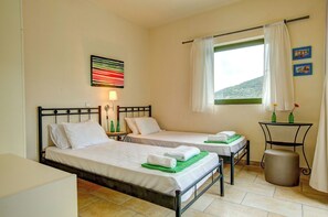 3 عدّة غرف نوم ومكواة/لوح كي وواي فاي مجانًا وملاءات أسرّة