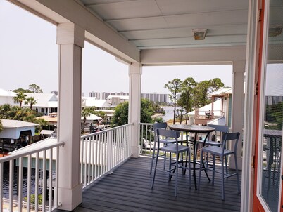 Pet Friendly, Boaters Paradise, 2 Boat Slips, Covered Outdoor Kitchen & Pool
