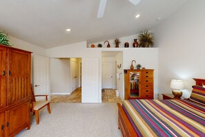 3 bedrooms, iron/ironing board, Internet, bed sheets