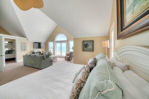 4 bedrooms, free WiFi, bed sheets - Emerald Belle - Gulf Front Home with Ocean Views & Spacious Deck (Miramar Beach)
