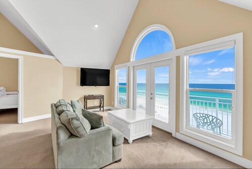 Emerald Belle - Gulf Front Home with Ocean Views & Spacious Deck