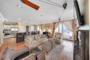 TV, DVD player - Emerald Belle - Gulf Front Home with Ocean Views & Spacious Deck (Miramar Beach)