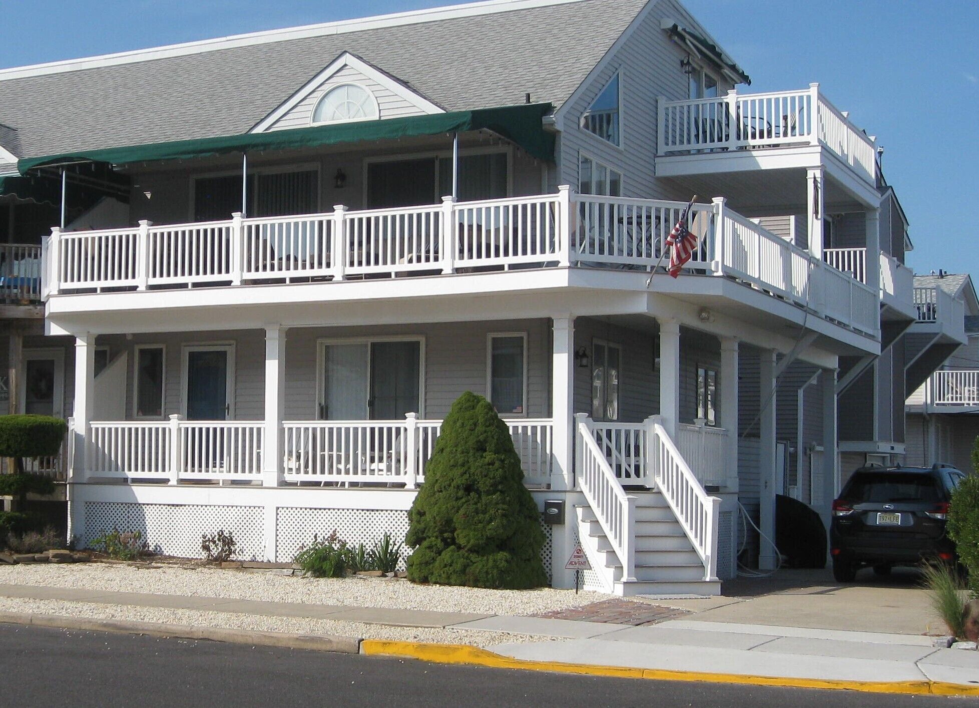 Lovely Townhome offers everything you need to have a wonderful relaxing vacation