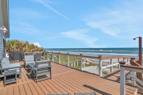 Welcome to Villa Rosa! A 4 Bedroom 3 Bath Oceanfront Getaway