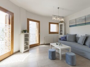 TV - MEDITERRANEAN APARTMENT 3 minutes TO THE BEACH 3 (Tossa de Mar)