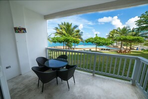 Apartment, Mehrere Betten, Meerblick | Blick auf das Wasser