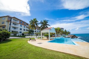 屋外ダイニングエリア