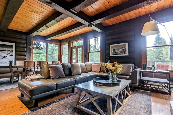 Smart-tv, pejs, dvd-afspiller, musikbibliotek