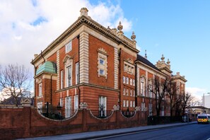 Exterior detail - Lofts On The Park (London)