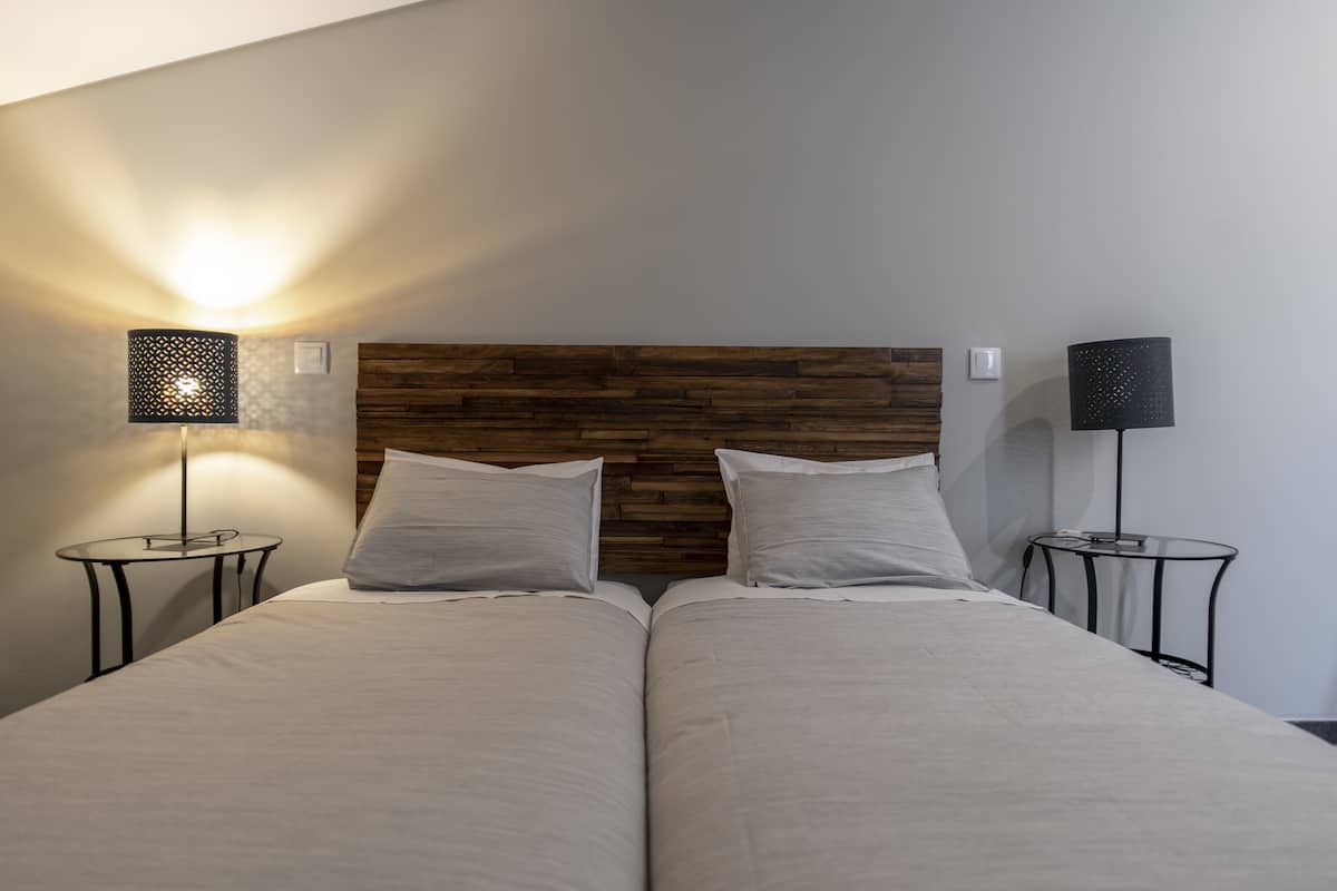 Chambre Standard avec lits jumeaux | Rideaux occultants, chambres insonorisées, lits bébé (en supplément)
