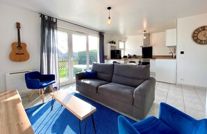 TV, DVD player, stereo