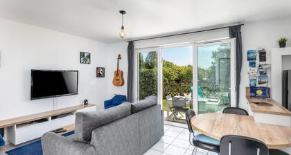 LâĂvĂ©a Garden: jardin, parking privĂ©, cours de tennis