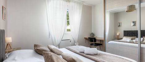 salon_vacance_mer_finistere_pas cher_le relecq kerhuon_chien_evea garden_appartement location