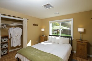 3 bedrooms, desk, iron/ironing board, travel crib - Highland Sage: Downtown Oasis, Private Fenced Yard and Relaxing Patio (Durango)