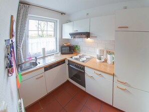 Refrigerador, microondas, horno y lavavajillas 