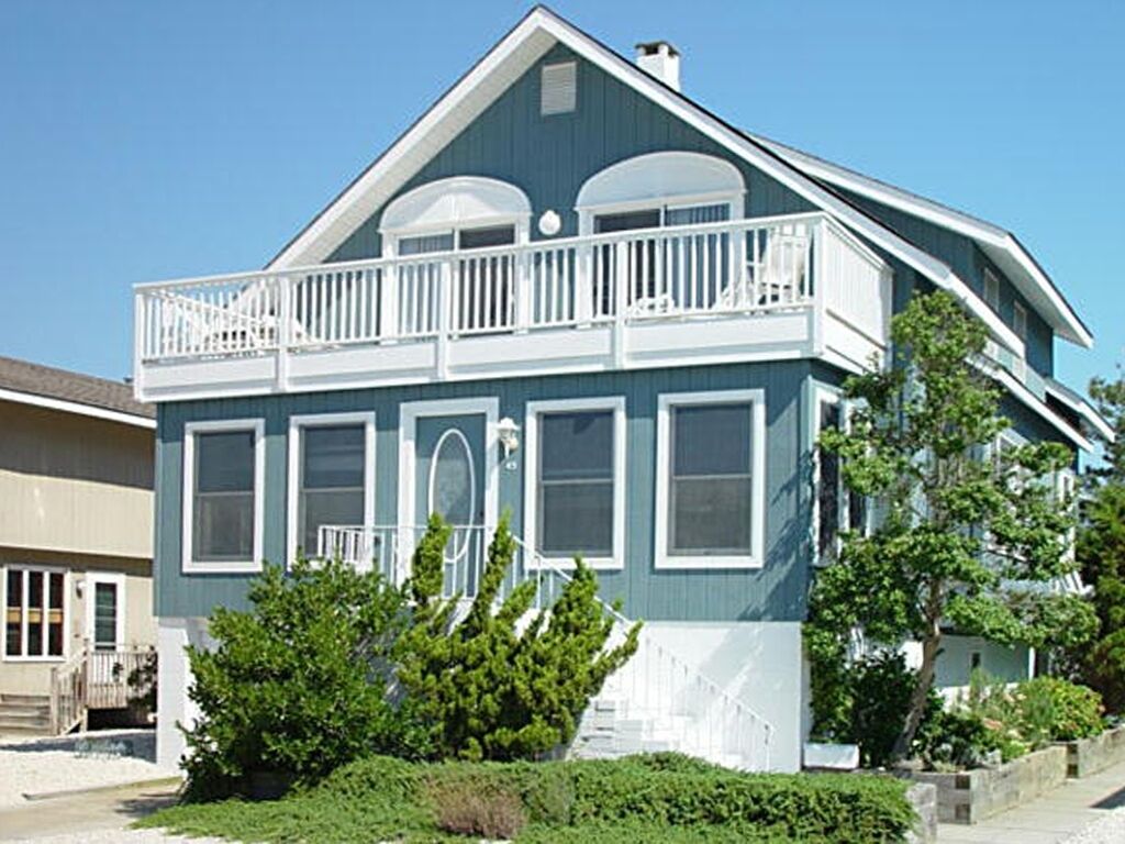 5 bedroom, 3 bath home is spacious and comfortable