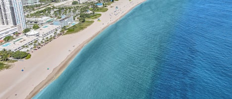 Liegestühle, Strandtücher
