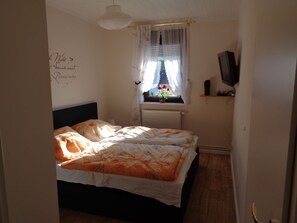 1 Schlafzimmer, Reisekinderbett, WLAN, Bettwäsche