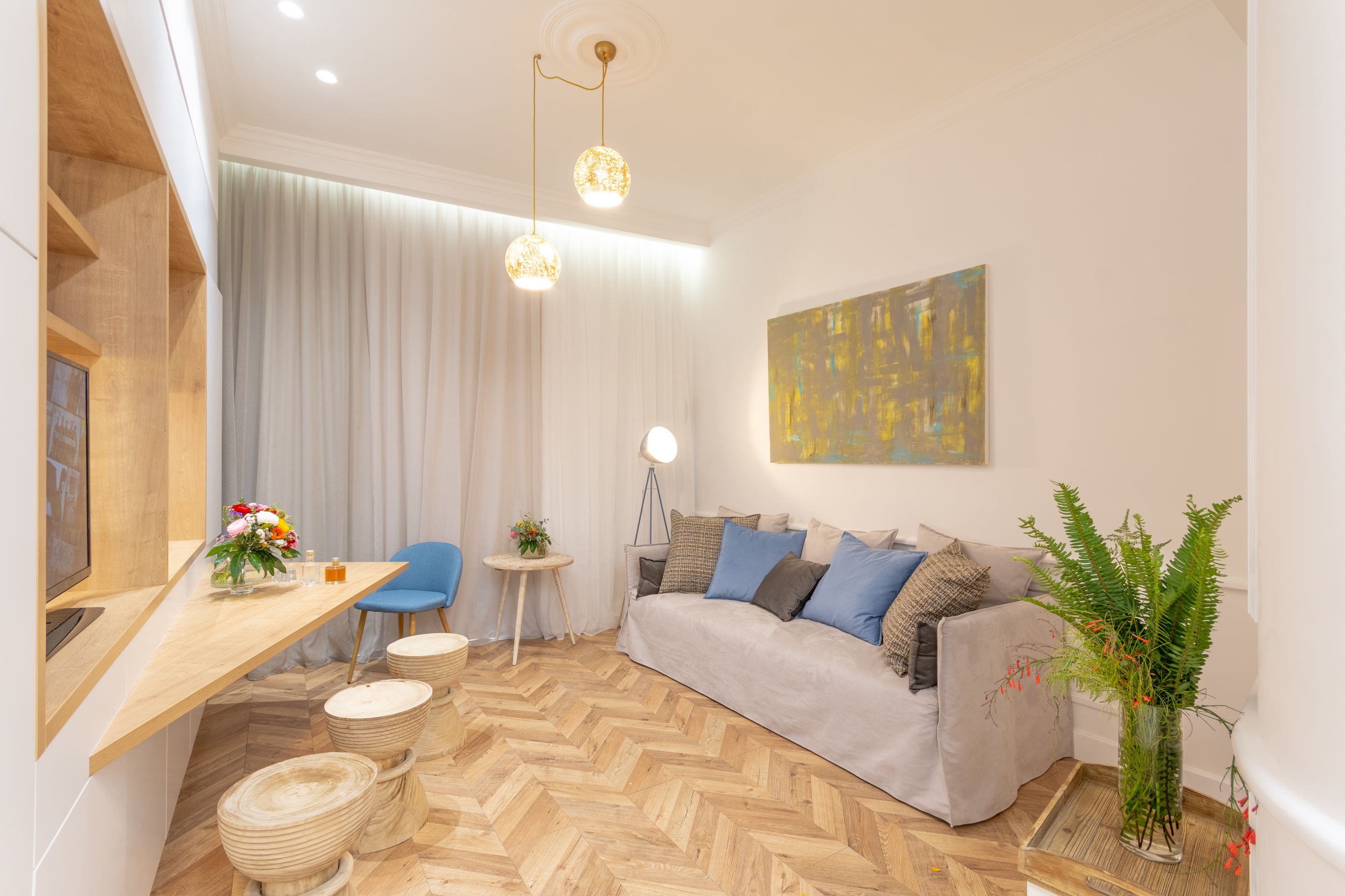 Căn hộ có thiết kế đặc sắc (A) | Phòng khách | Smart TV, Netflix 