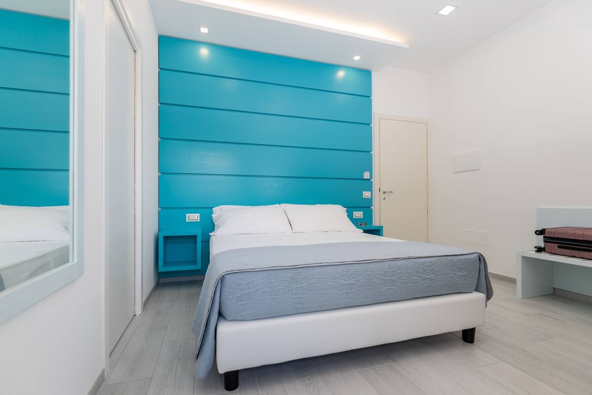 Deluxe Double Room, Garden View (Bagno con finestra) | Egyptian cotton sheets, premium bedding, memory foam beds, minibar