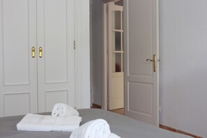 3 bedrooms, WiFi, bed sheets