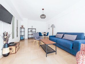 TV - Le Clos tranquille by Interhome (Nice)