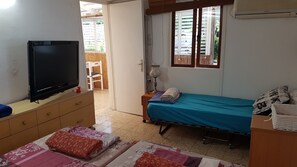 1 bedroom, iron/ironing board, free WiFi, bed sheets