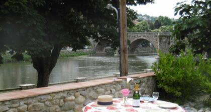 Garden Apartment: AC, spacious, 2 BEDROOMS garden