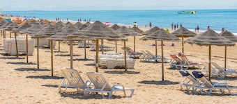 Cozy Townhouse in Islantilla: Enjoy the Beach, Golf and Adventures