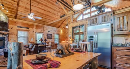 🏡 Luxury Couples Cabin in Hochatown w/Hot Tub, Outdoor TV & Fireplace, 2 TVs