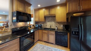 Fridge, oven, stovetop, coffee/tea maker - Spacious Condo within walking distance to Chair 20 & access  to Grand Hyatt Amenities (Vail)