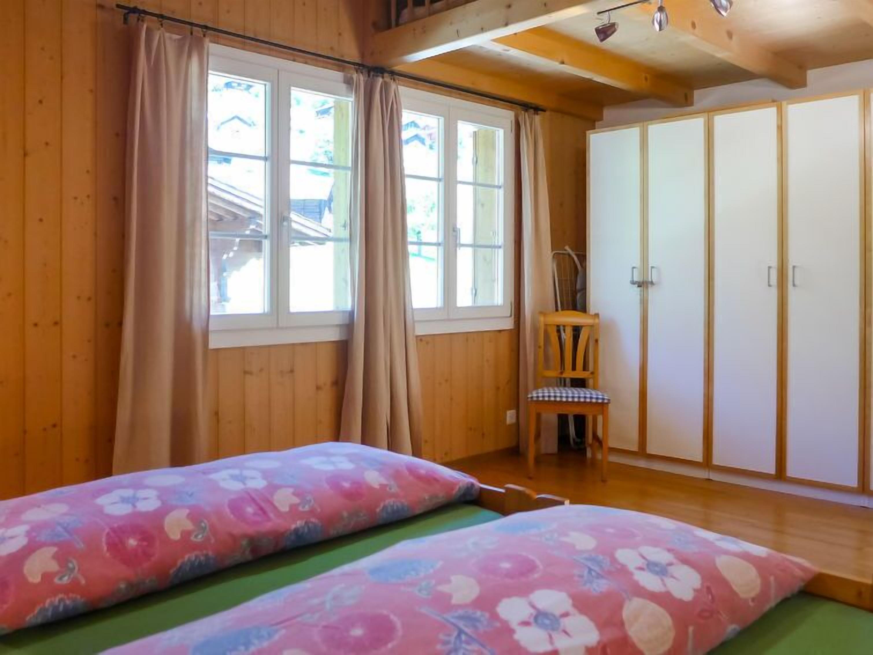 2 chambres, bureau, accès Internet