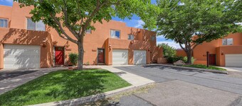 Cozy Condo with Moab Rim View, Wifi, Fireplace, Grill, and Seasonal Heated Pool