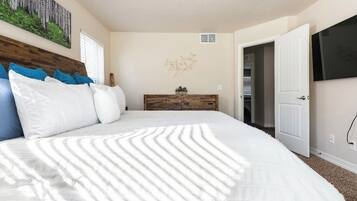 3 bedrooms, desk, iron/ironing board, free WiFi