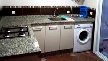 Réfrigérateur, plaque de cuisson