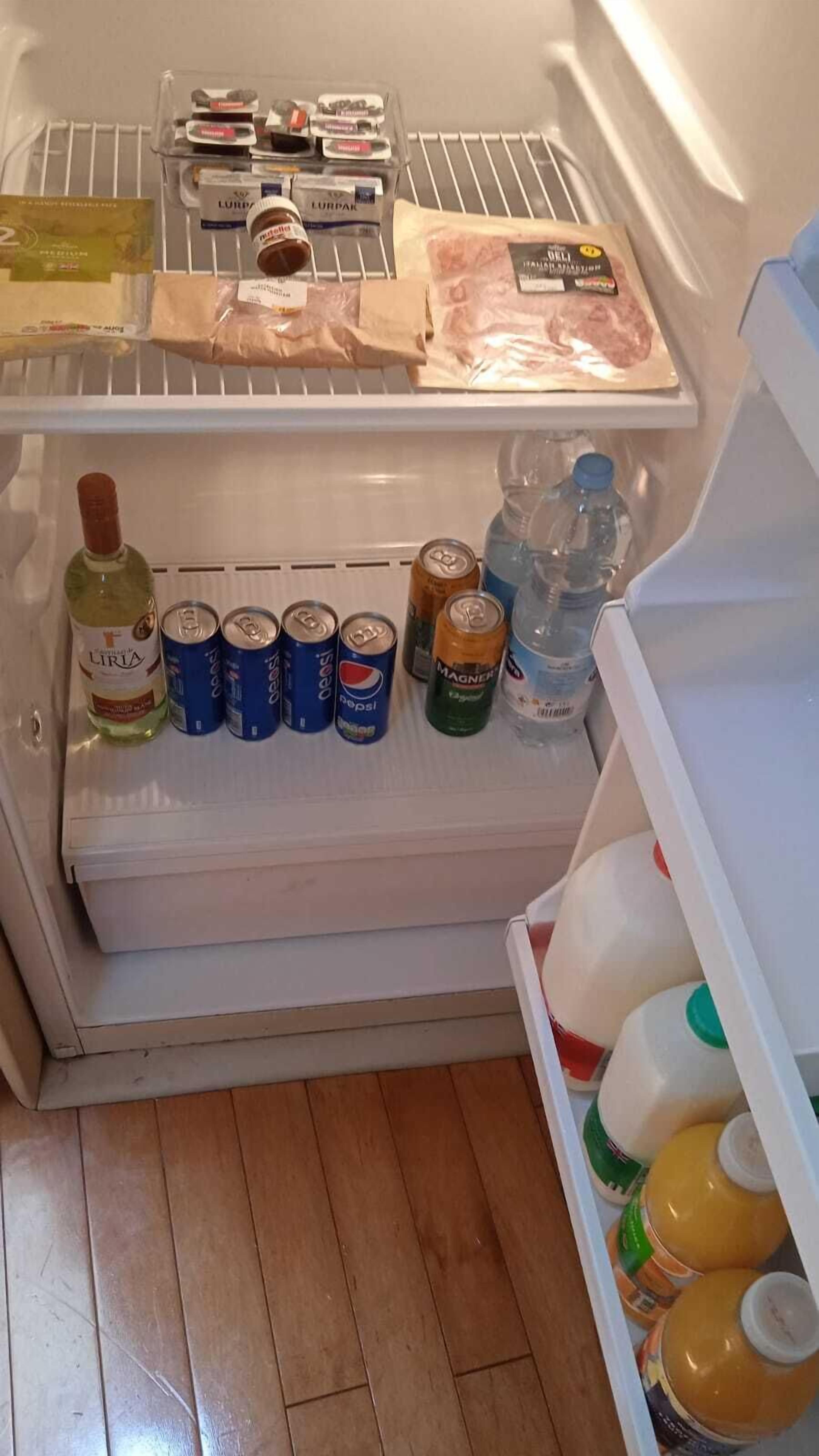 Photo - Luxury Yacht Hotel