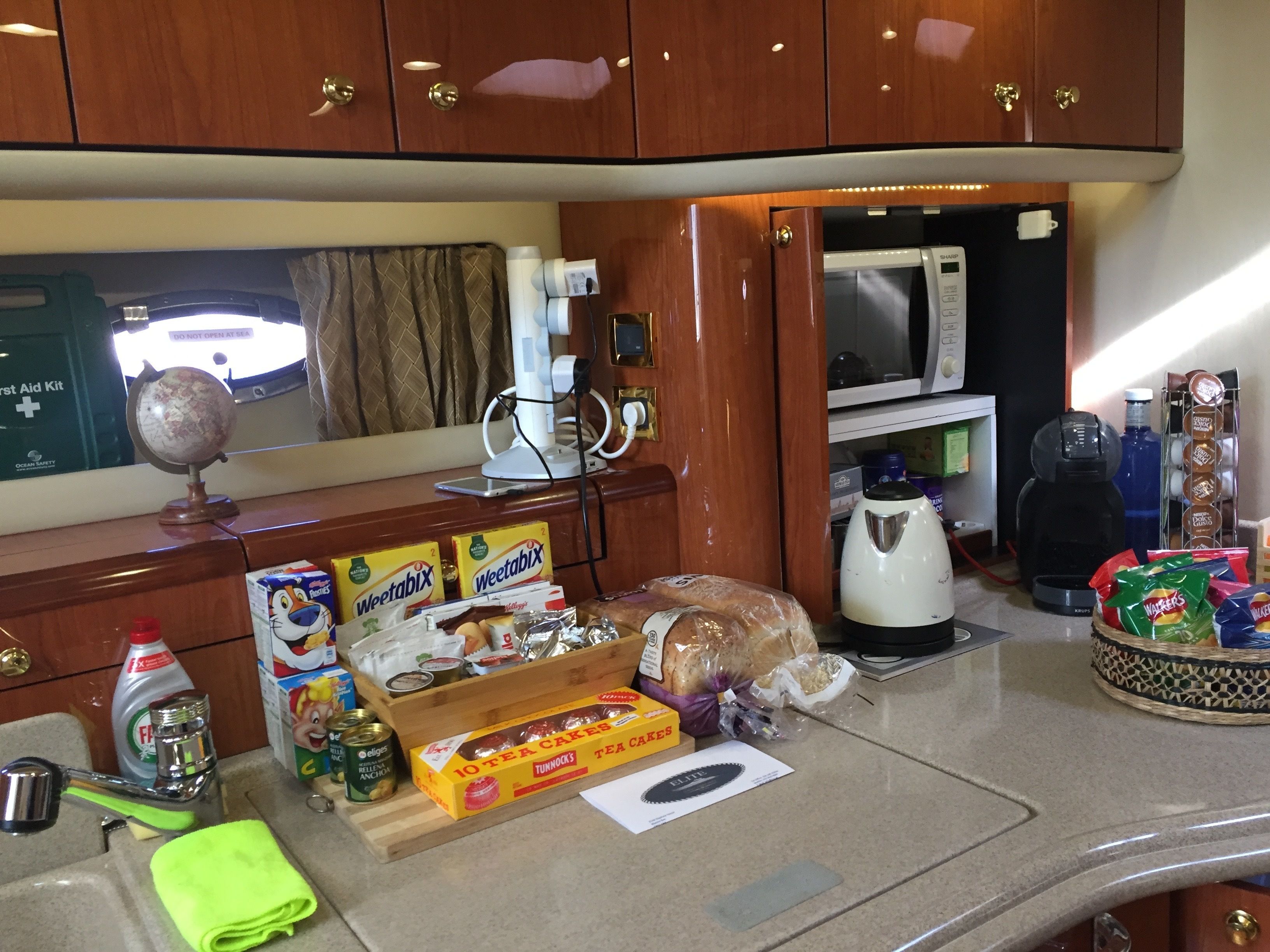 Photo - Luxury Yacht Hotel