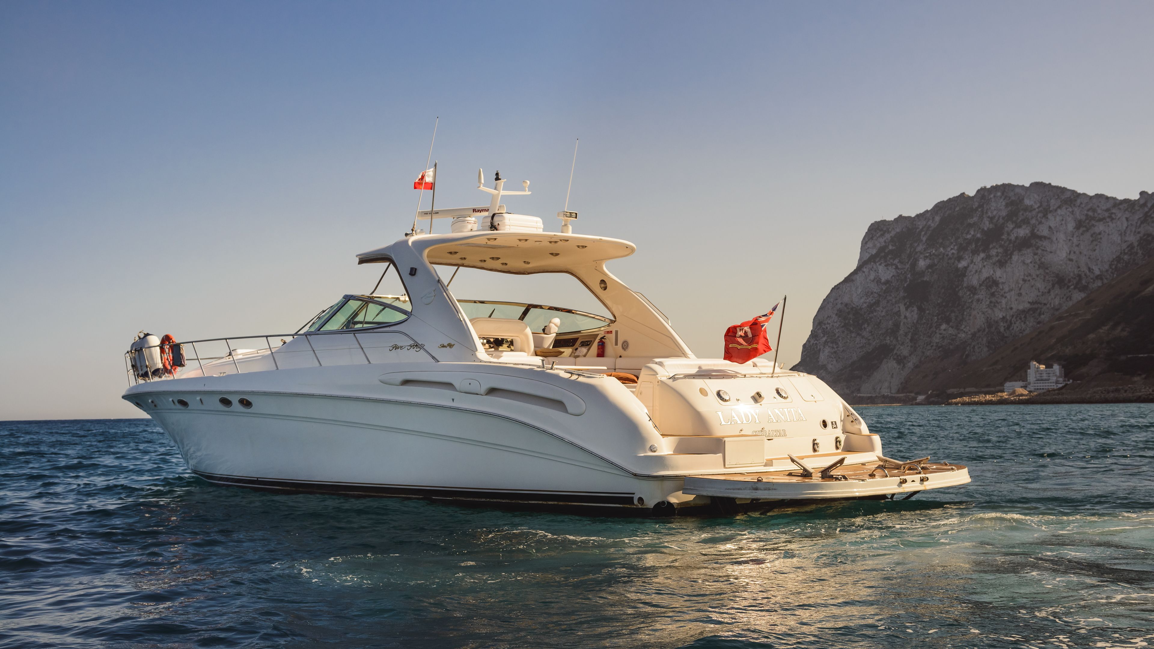 Photo - Luxury Yacht Hotel