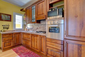 Refrigerador, microondas, horno y lavavajillas