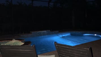 Hồ bơi ngoài trời